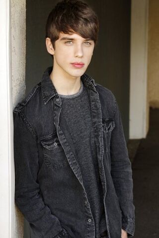 File:DarrenGrade9.jpg
