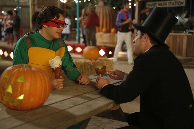 File:Robbyandschmidthalloween.jpg