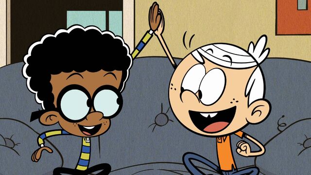 File:Lincoln and Clyde high-five.jpg