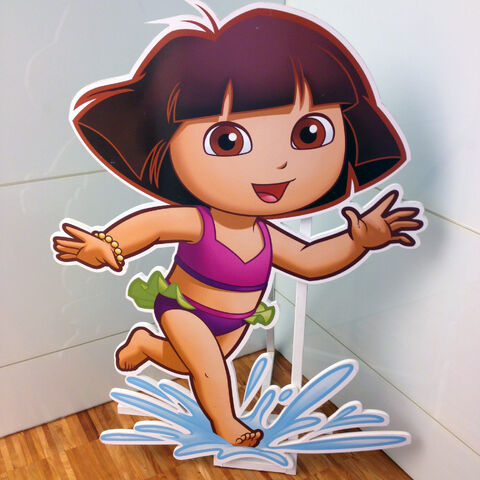 File:Dora-leitura-fnac.jpg