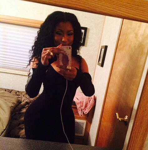 File:Nicki barbershop 3 pic -2.jpg