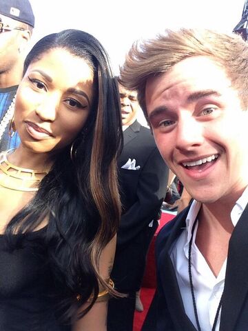 File:Nicki movie award 3.jpg