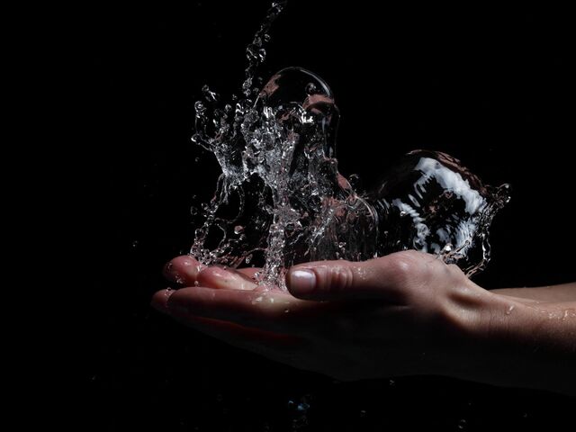File:Watermanipulations.jpg