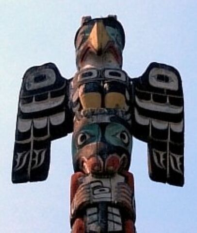 File:Thunderbird Totem.jpg