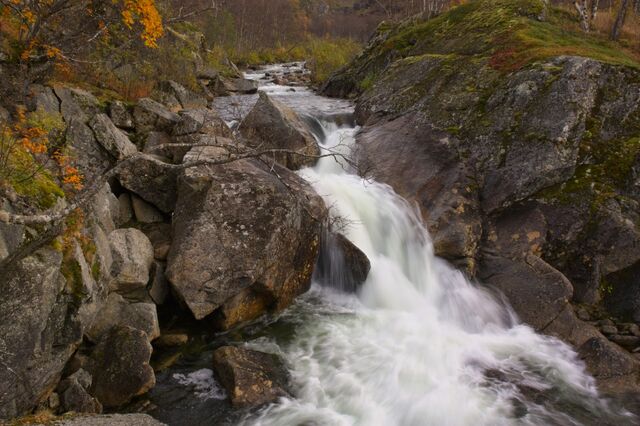 Plik:Hundalsfossen.jpg