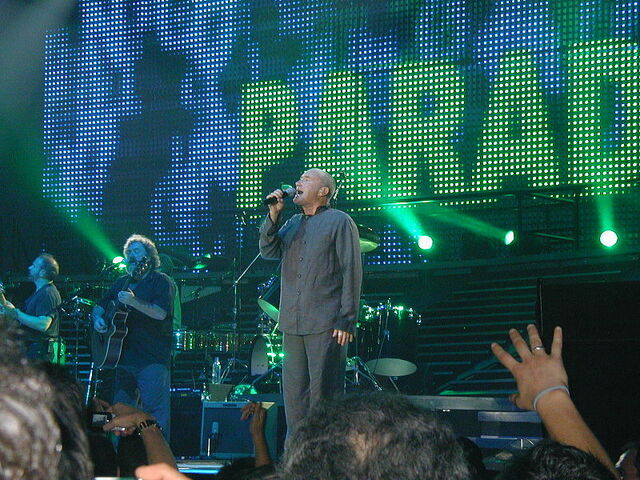 File:Phil Collins Singing.jpg