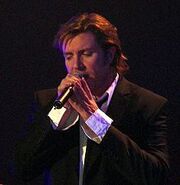 Simon Le Bon singing
