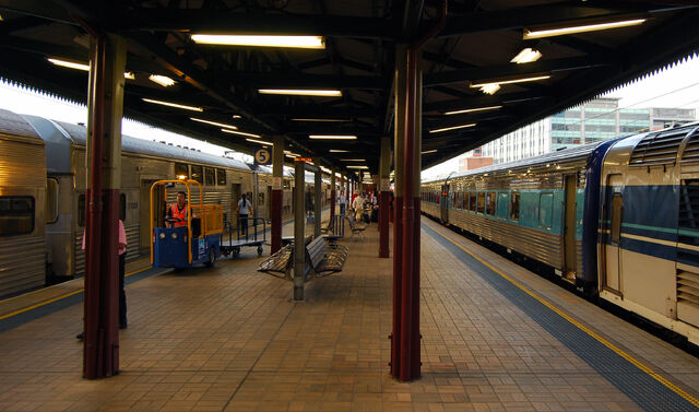 File:Sydney terminal platforms.jpg
