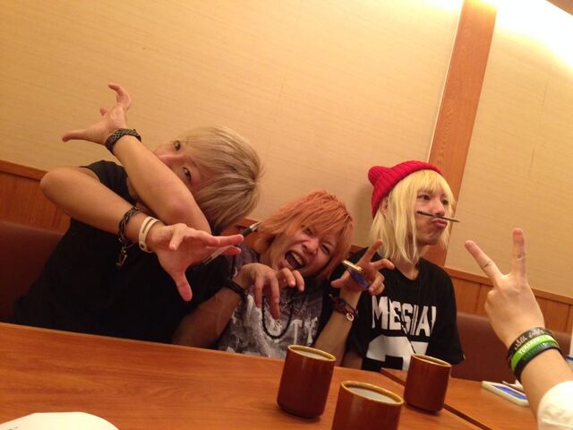 File:Slh funny dinner.jpg