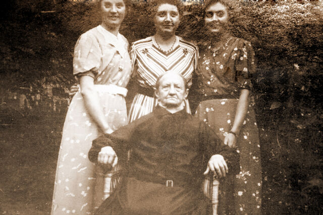 Datei:Oma meyer helli bertha.jpg