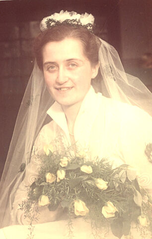 Datei:Oma Jung.jpg