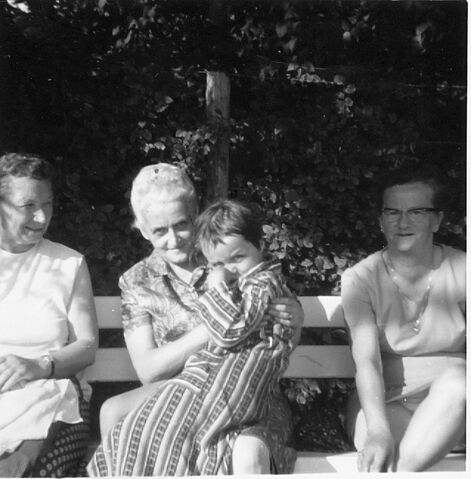 Datei:Vierde Oma.jpg