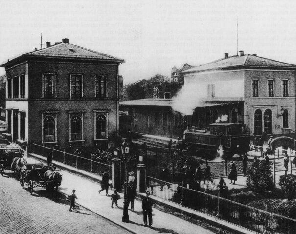 Datei:Lokalbahnhof 1900.jpg