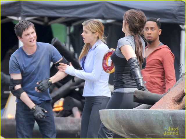 File:Logan-lerman-alexandra-daddario-percy07.jpg