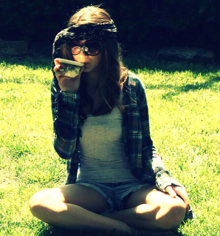 File:Gabi-Sitemodel-sitemodels-12888982-952-1023.jpg