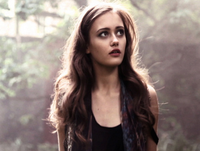 File:Ella Purnell 3.png