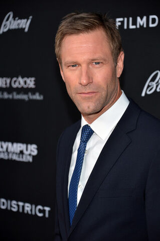 File:OHF premiere Aaron Eckhart.jpg