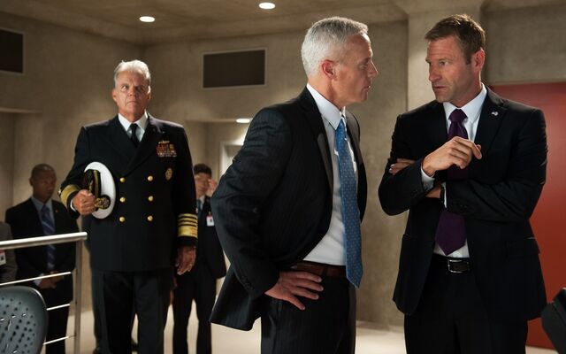 File:Aaron-Eckhart-and-Phil-Austin-in-Olympus-has-Fallen-2013-Movie-Image.jpg