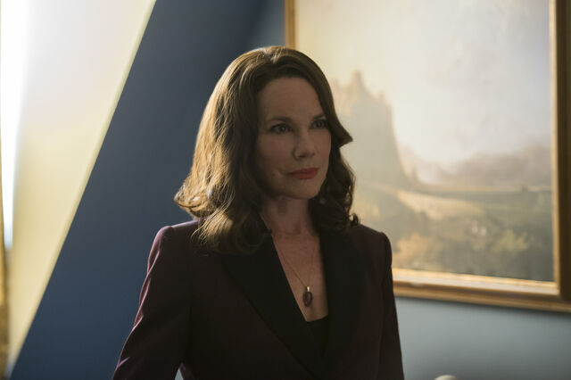File:Damien106TemptressAnn01.jpg