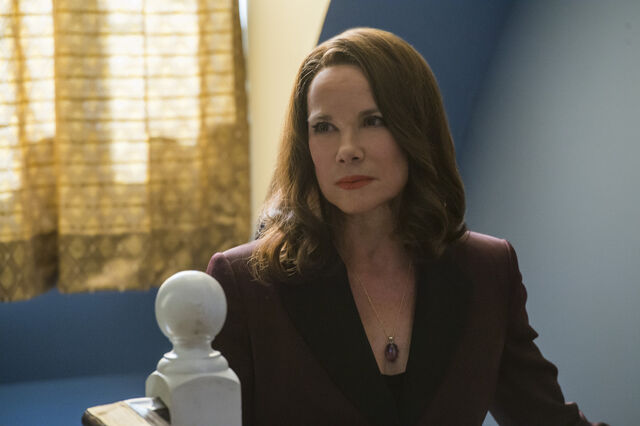 File:Damien106TemptressAnn02.jpg