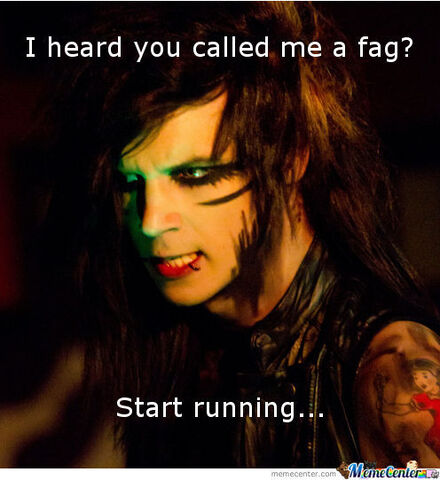 File:Andy-biersack o 480568.jpg