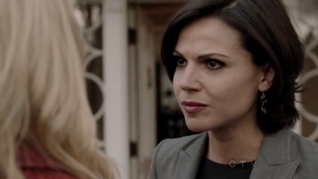 Ficheiro:ReginaconfrontaEmma.png