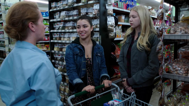 File:4x05 LilyEmma(1).png