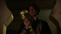 W1x04 bâton serpent Jafar transformation Amara.png