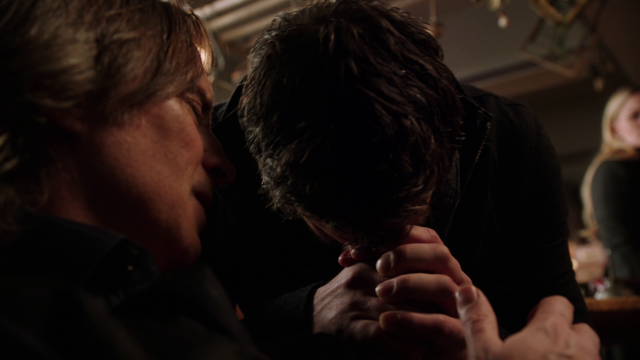 Fichier:2x16 M. Gold discours Belle French pleurs Neal Cassidy père fils pardon Emma Swan.png