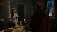 4x06 Belle Maurice retour Arendelle arrivée château.png