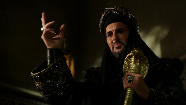 Fichier:6x01 Jafar bâton serpent signe magie main.png