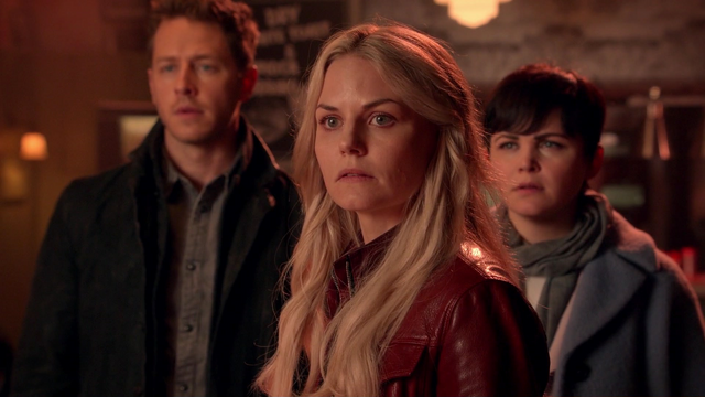 Fichier:5x12 Emma Swan David Nolan Mary Margaret Blanchard M. Gold discussion nouveau plan.png