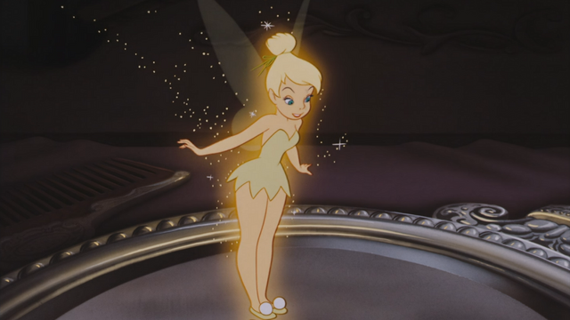 Fichier:Peter Pan (Disney) 1953 Fée Clochette atterrissage surface miroir reflet.png