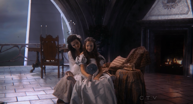 Fichier:ReginaYoungSnow 2x02.png