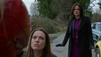 4x19 Emma Swan Lily Page Regina Mills menace pistolet