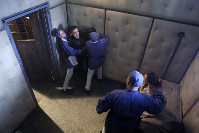 Fichier:W1x01 Photo promo 11.png