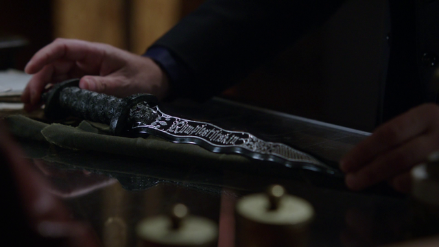 Fichier:5x11 Dague Noire Ténébreux Rumplestiltskin.png