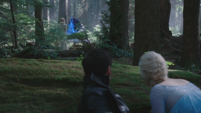 Fichier:4x03 Reine des Neiges palais de glace Killian Jones Elsa.png