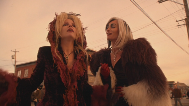 Fichier:5x20 sorcière aveugle cannibale Cruella d'Enfer cri revanche Regina Mills mort.png