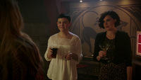 6x15 Mary Margaret Blanchard verre alcool Regina Mills cocktail Emma Swan tables d'Ésope bar pub
