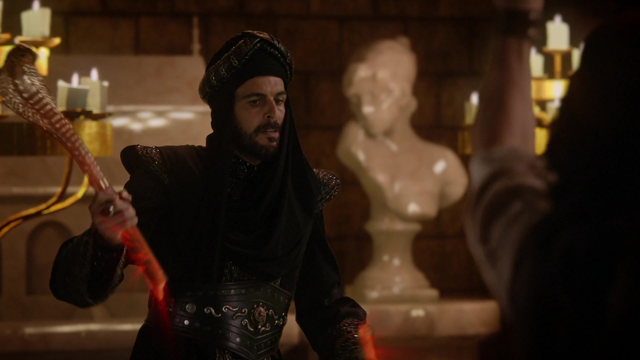 Fichier:6x05 Jafar palai royal Agrabah bâton serpent cassé lueur rouge statue femme blanche.png