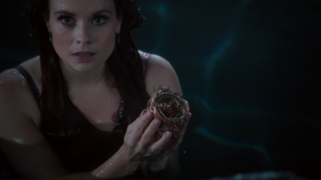 Fichier:3x07 Ariel bracelet magique de sirène cadeau magie permanente.png