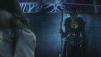 3x19 Palais sombre Zelena Méchante Sorcière de l'Ouest Blanche-Neige potion d'oubli.png