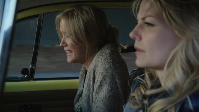 Fichier:1x04 Voiture jaune Emma Ashley contractions.png