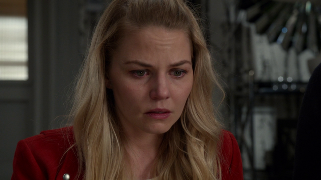 Fichier:6x20 Emma Swan seule chanson Emma's Theme bureau mairie.png