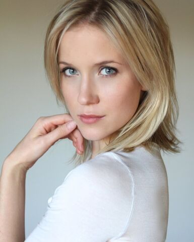 Fichier:JessySchram.jpg