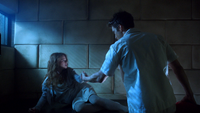 1x22 Belle French Jefferson aide cellule chambre sous-sol hôpital de Storybrooke service asile psychiatrique libération.png