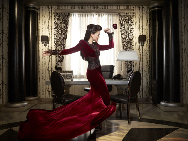 File:2PromoQueen20.jpg