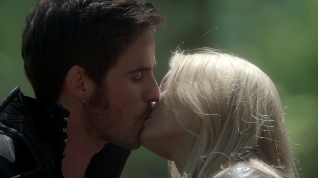 File:401Kiss.png