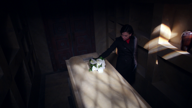 File:107FlowersOnCoffin.png